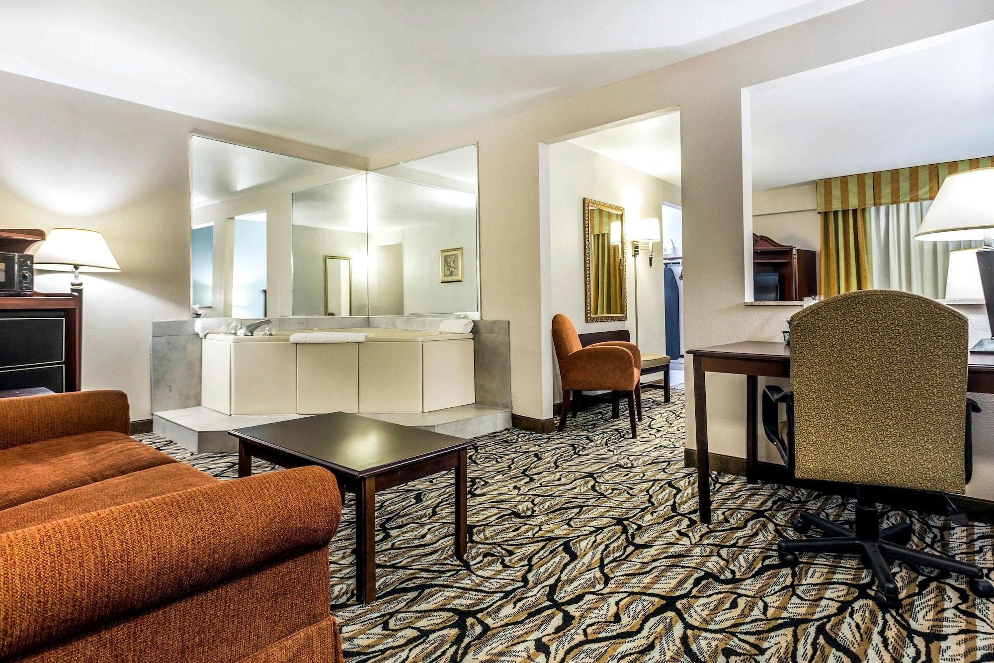 Quality Inn At The Park Fort Mill Εξωτερικό φωτογραφία